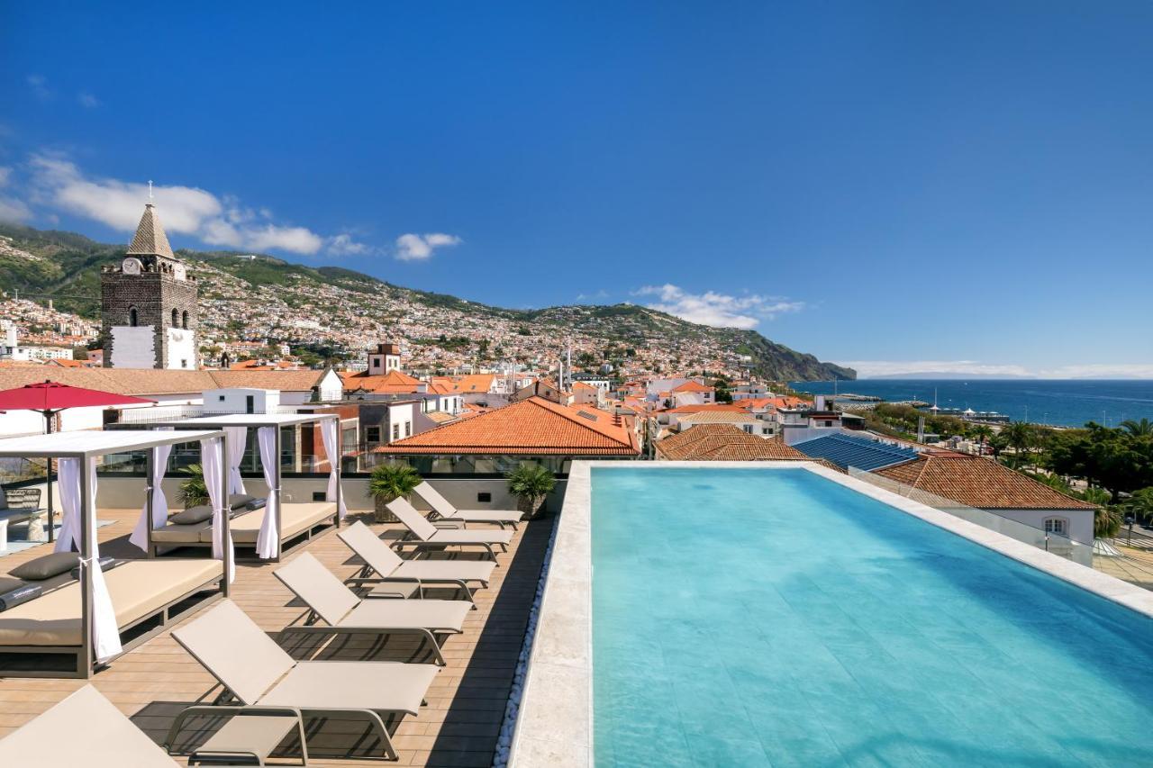 Barcelo Funchal Oldtown Hotel Eksteriør billede The rooftop pool at the Hotel Porto Santo