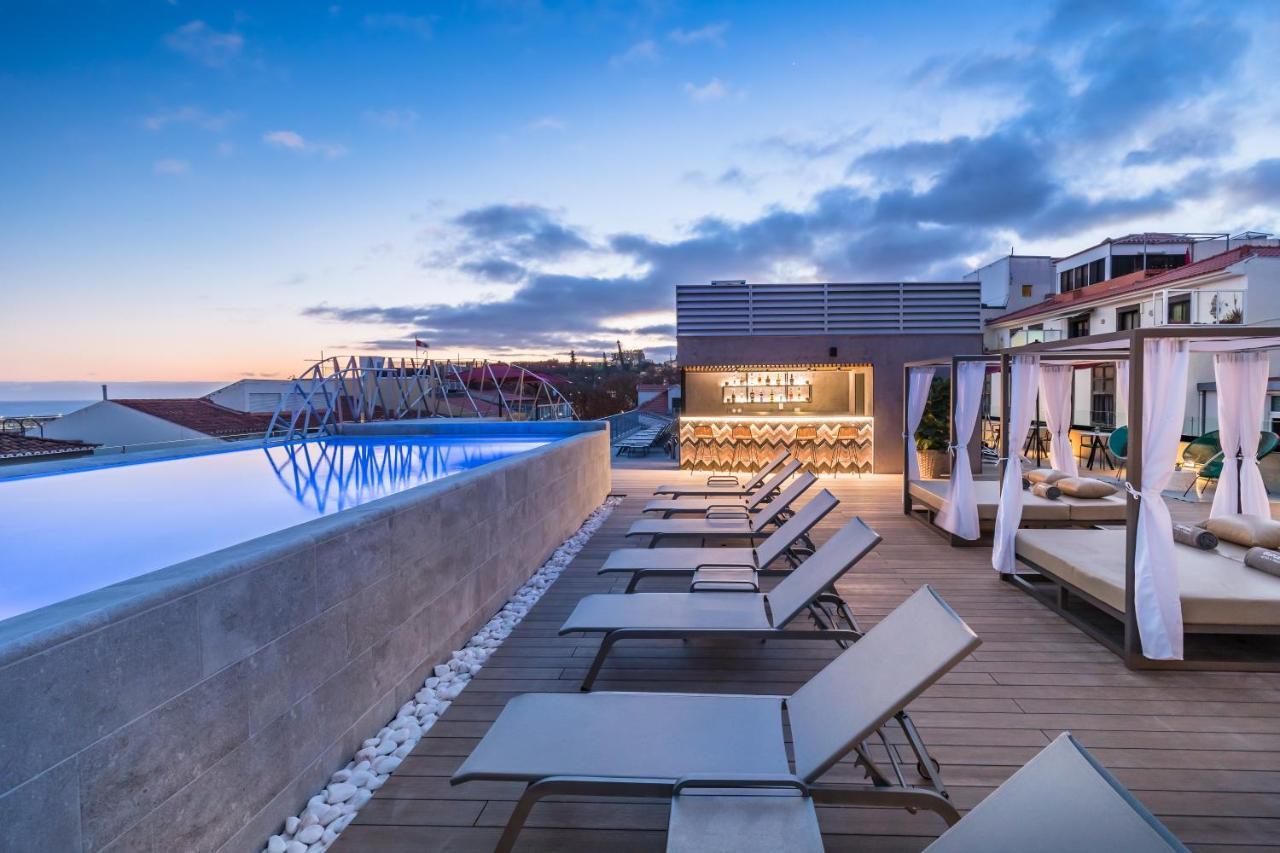 Barcelo Funchal Oldtown Hotel Eksteriør billede Rooftop pool at the hotel